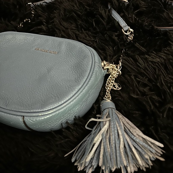 Micheal Kors Blue Leather Purse - Picture 4 of 12